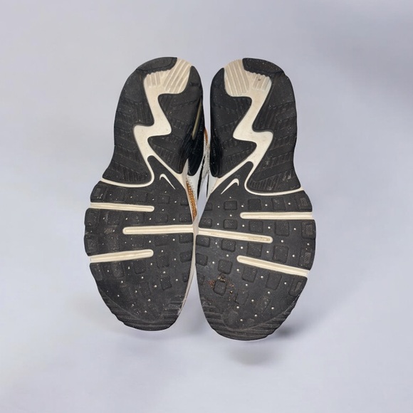 EUC Nike Air Max Excee βPhantom Metallic Goldβ Sneakers Size 6.5 - Picture 5 of 9